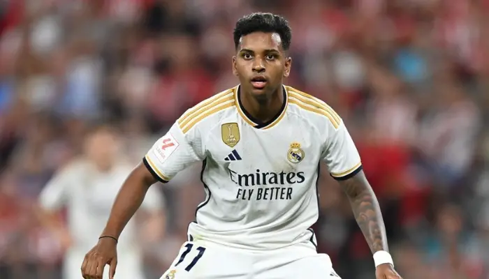 Rodrygo có thể sẽ phải ngồi dự bị và nhường vị trí cho một tiền vệ.