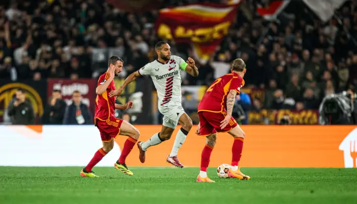 Leverkusen và Roma