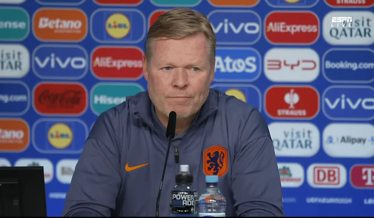 Ronald Koeman họp báo