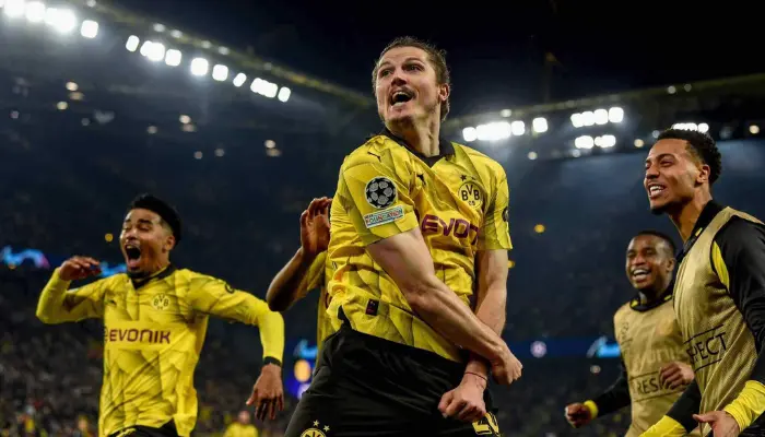 Dortmund xuất sắc ngược dòng trước Atletico và tiến vào bán kết.