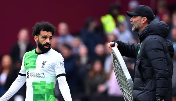 Salah đang cãi nhau với HLV Klopp