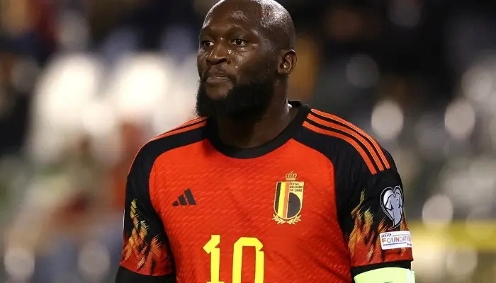 Số áo Lukaku là bao nhiêu?