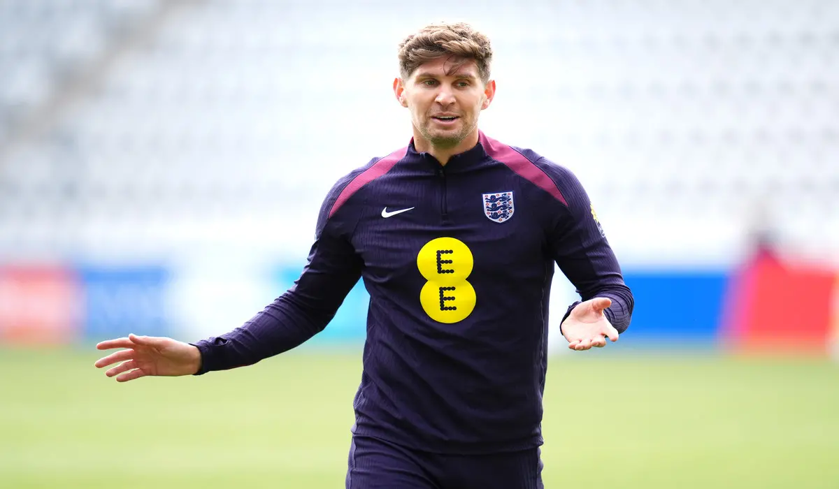 John Stones bị cách ly vì căn bệnh không ai biết