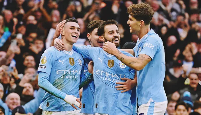 Stones và 3 cầu thủ Man City