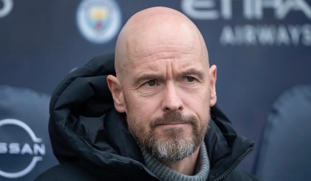 Chuyên gia EPL khẳng định Erik ten Hag 'có vấn đề về suy nghĩ' sau trận derby Manchester