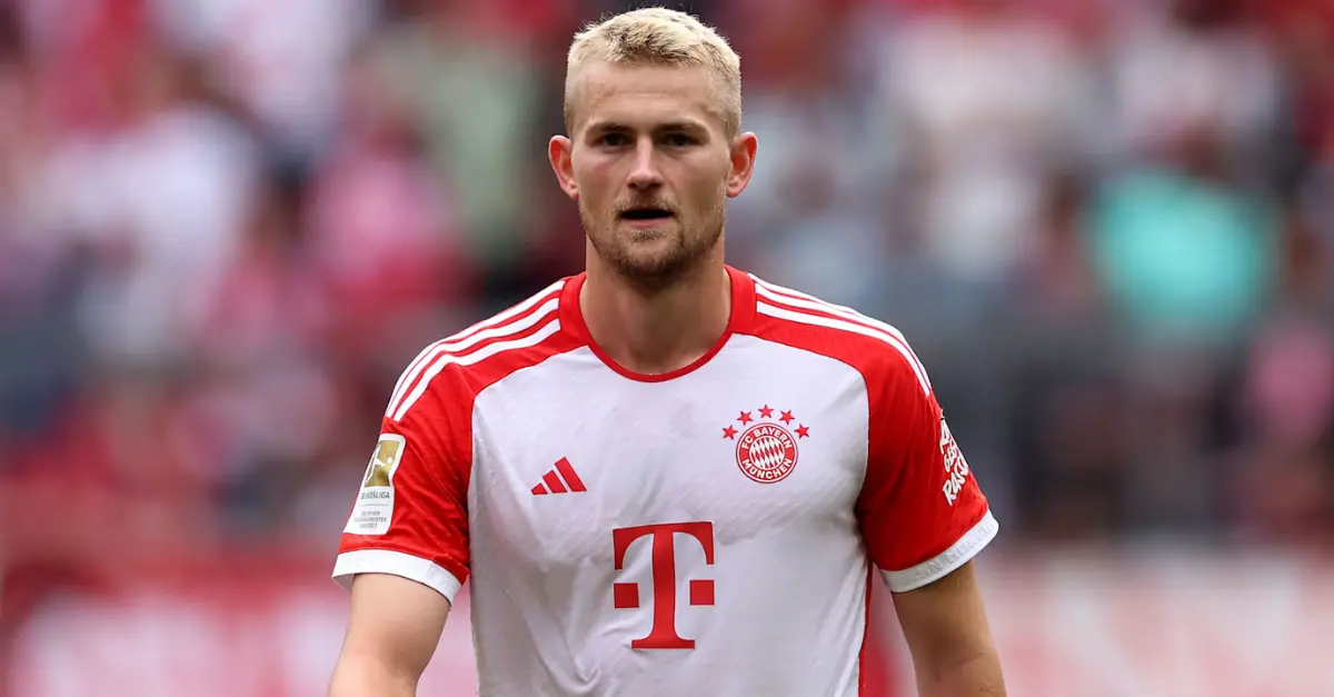 Vừa trở lại sân cỏ, De Ligt tiếp tục khiến ban lãnh đạo Bayern đau đầu