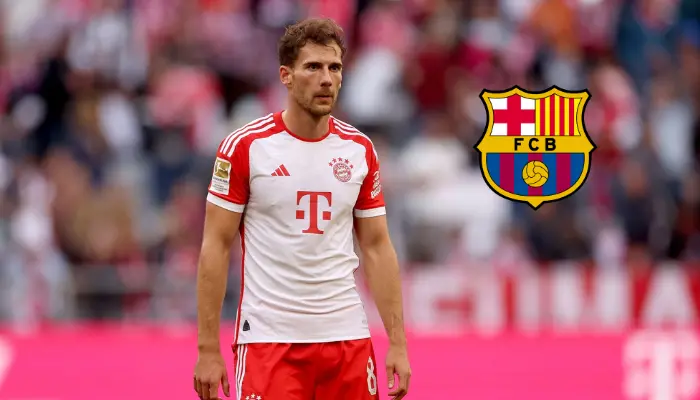 Leon Goretzka đang đứng sững