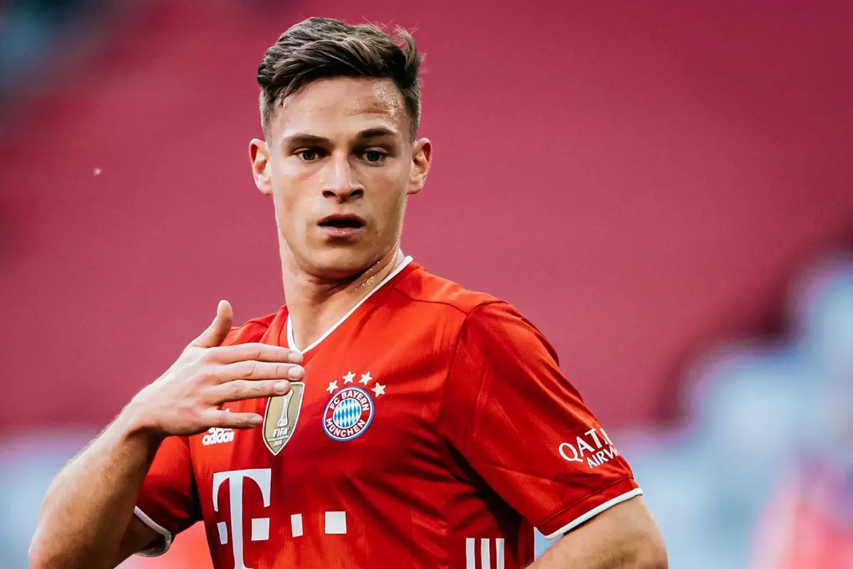 TIỀN VỆ PHÒNG NGỰ Joshua Kimmich