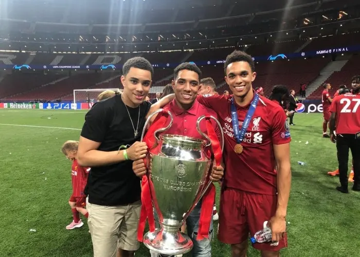 Thông tin đời tư cầu thủ Trent Alexander-Arnold