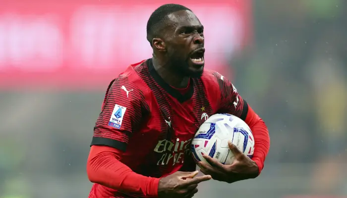 Tomori giúp AC Milan rút ngắn tỷ số ở phút 80.