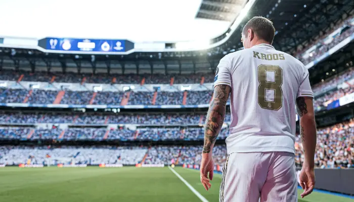 Toni Kroos thừa nhận sự cuồng nhiệt tại SVĐ Bernabeu là điều khó thể quên.