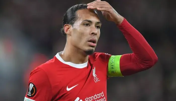 Virgil van Dijk, đội trưởng Liverpool