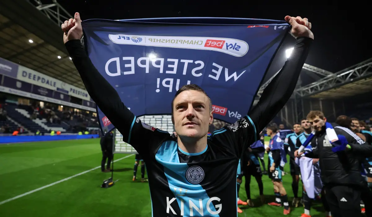 Vardy chốt quyết định về việc giải nghệ sau khi cùng Leicester vô địch hạng Nhất